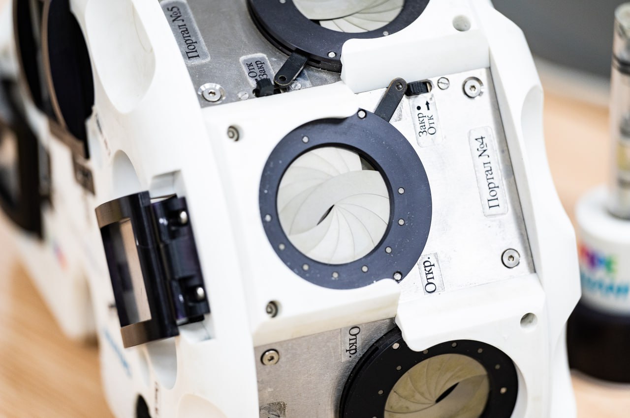 Менің сексуалды әпкем мені орыс сексіне айналдырды Орыс сығандар порно