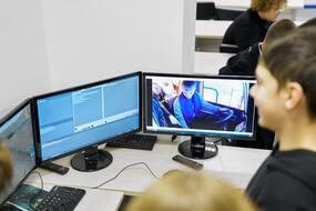 На изображении участники проекта для будущих абитуриентов «Два дня в НИТУ МИСИС»