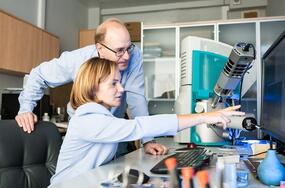 Преподаватели НИТУ МИСИС со студентами